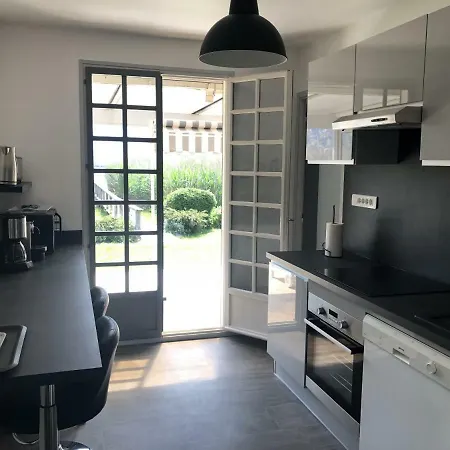 Holiday home Angel Services - La Maison De La